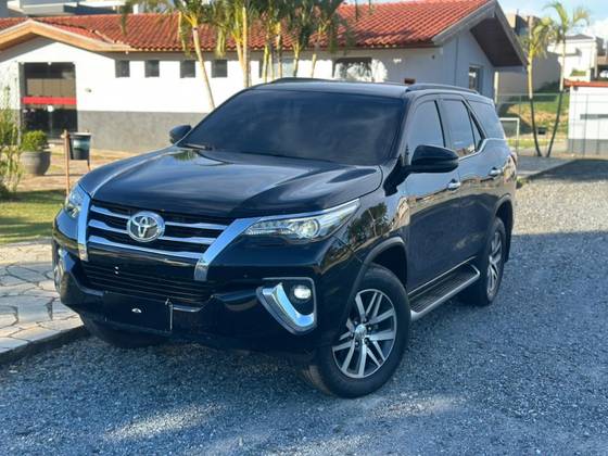 TOYOTA HILUX SW4 2.8 SRX 4X4 16V TURBO INTERCOOLER DIESEL 4P AUTOMÁTICO